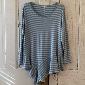 Heartstring striped tunic Size Large